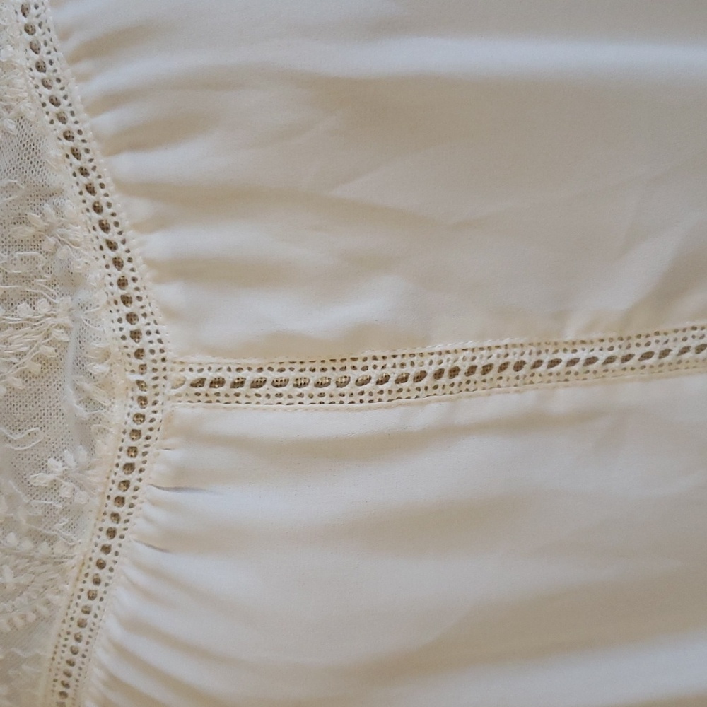 Sheer embroidered blouse - Picture 4 of 6